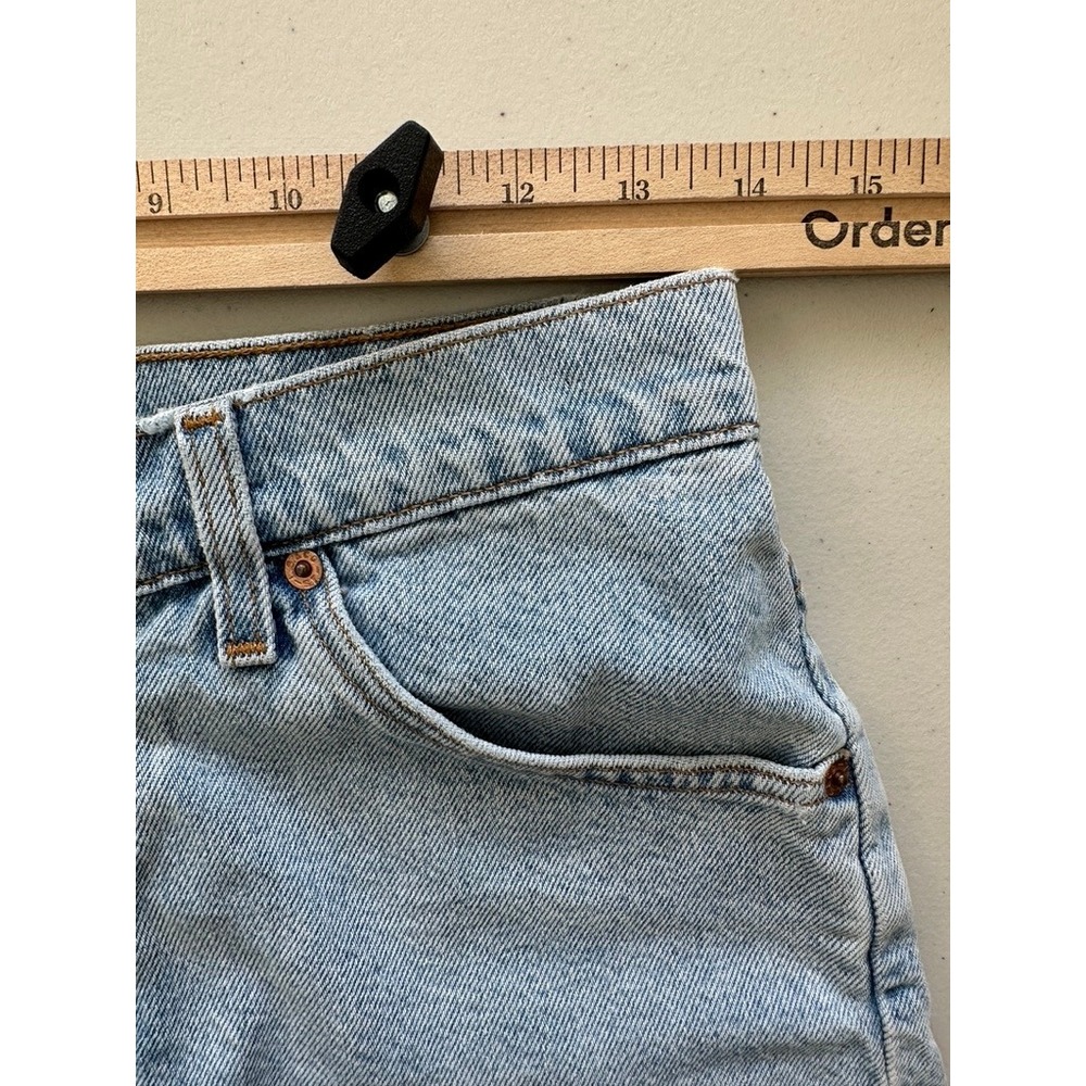 Vintage Levis 950 Relaxed Fit High Waist Denim Jorts Womens 28 Blue 90s Bermuda - Picture 5 of 10